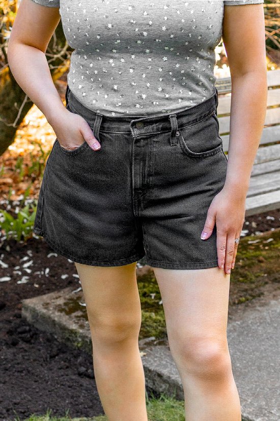 LEVI'S Black Cinch Mid Thigh Shorts